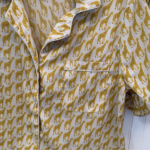 Isaac Mizrahi Giraffe Print Pajama Set - Picture 2 of 13